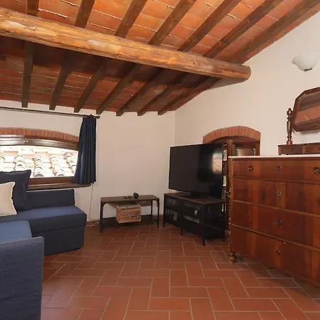 Tuscan With Pool & Hillside Views Apartament