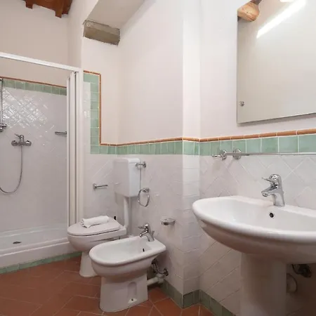 Tuscan With Pool & Hillside Views Apartman