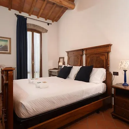 Tuscan With Pool & Hillside Views Apartament